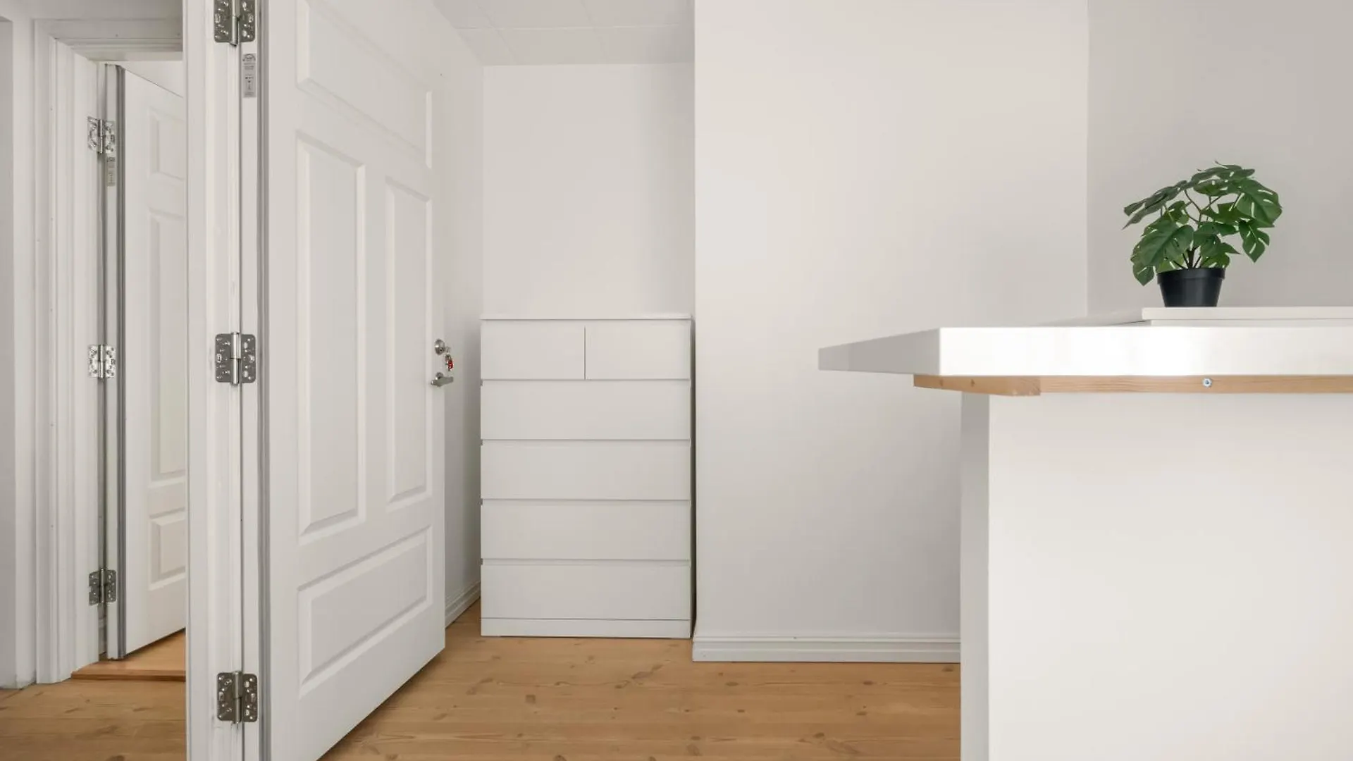 Charming Apartment With Stunning Views! Bergen