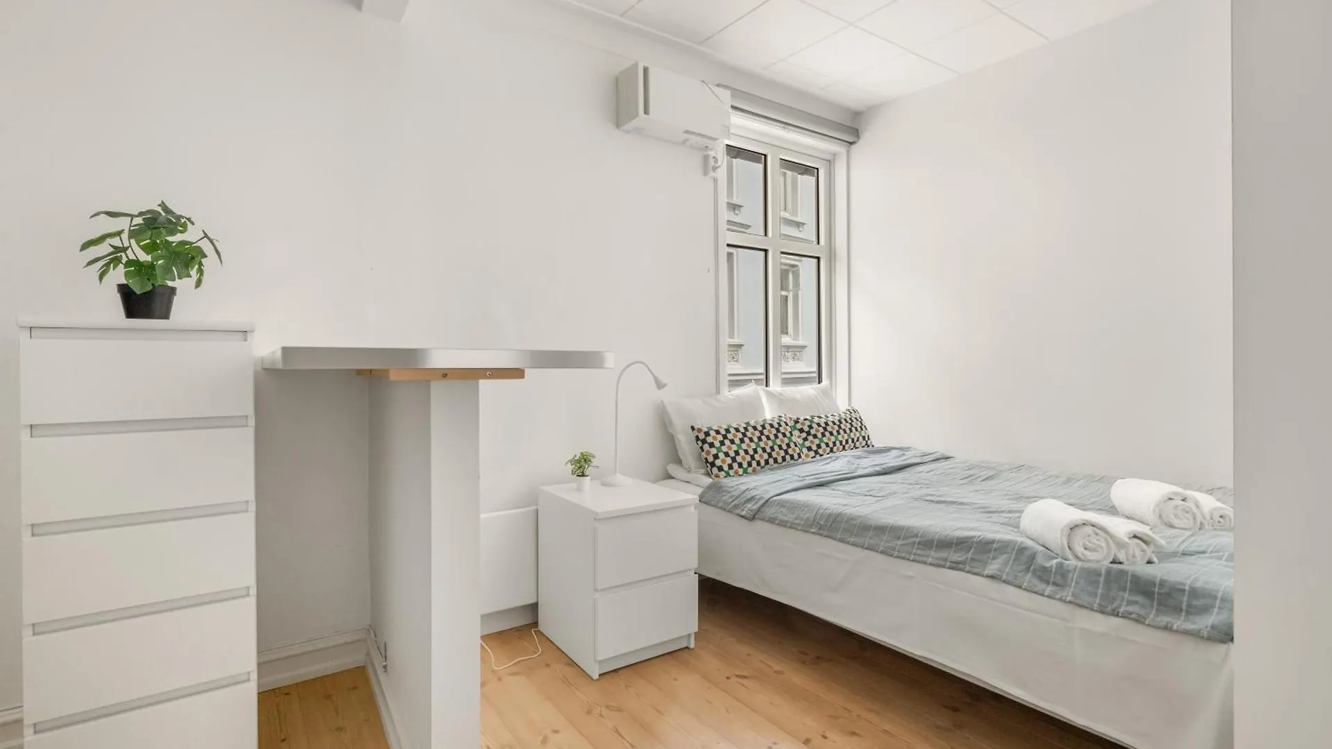 Charming Apartment With Stunning Views! Bergen