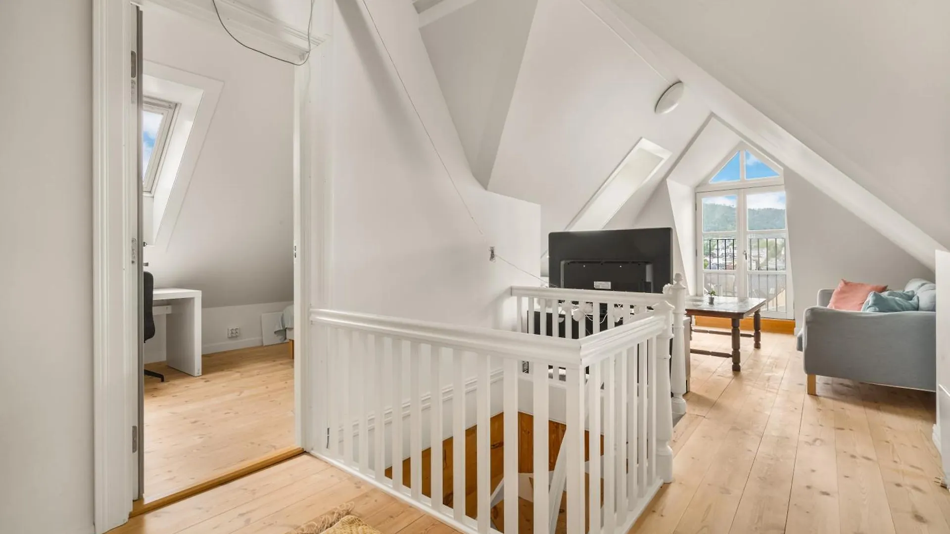 Charming Apartment With Stunning Views! Bergen