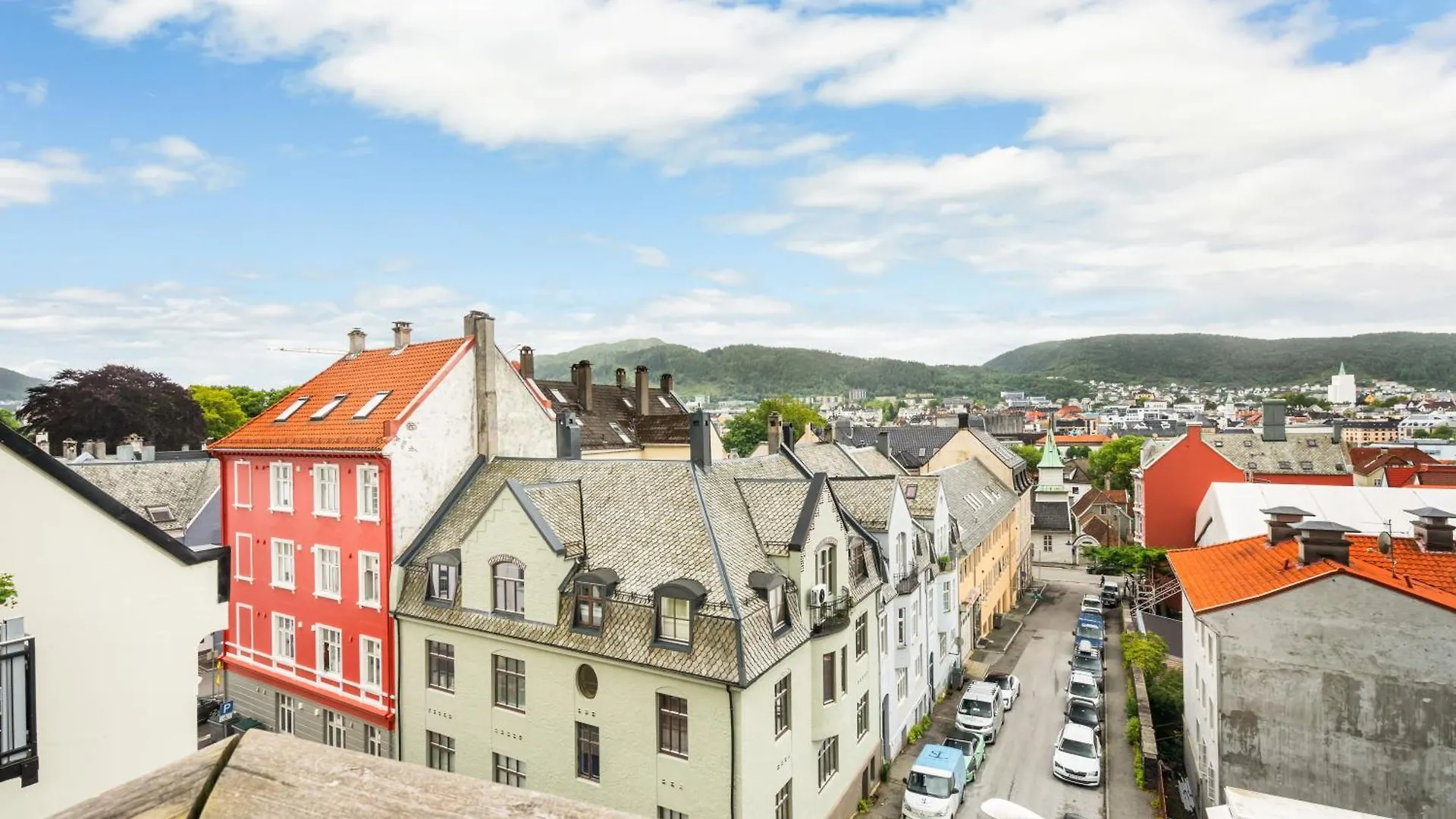 Charming Apartment With Stunning Views! Bergen